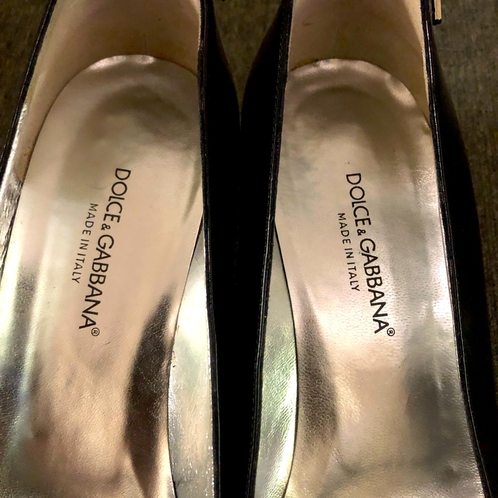 Authentic Dolce and Gabbana shoes lace 1inch heels